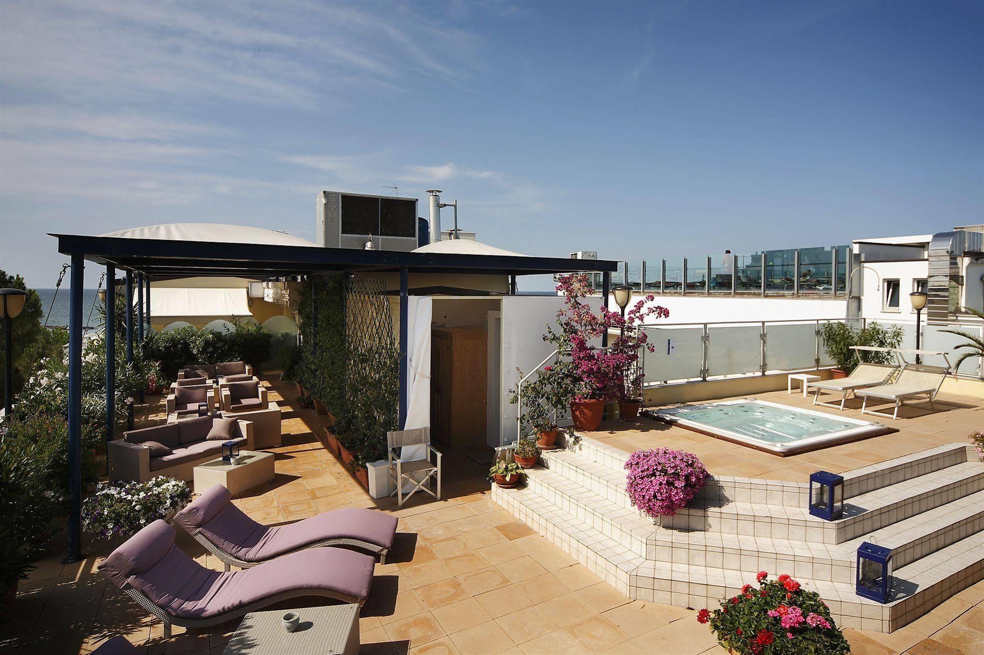 Residence Capitol Католика Екстериор снимка